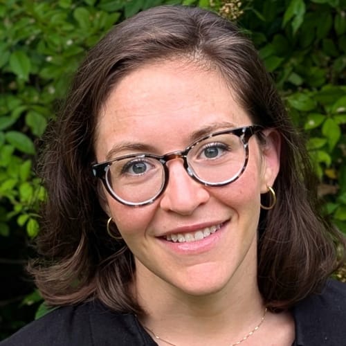 Headshot of Elizabeth Edgaro, LCSW