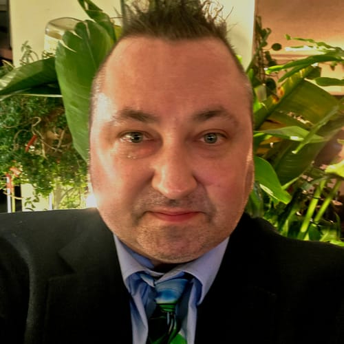 Headshot of Kevin Lotz, LISW