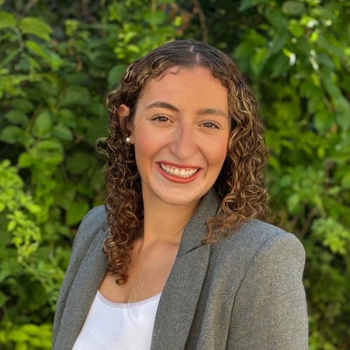 Headshot of Samantha Mueller, LCSW