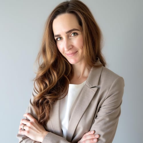 Headshot of Elaina Donohoe, LCPC