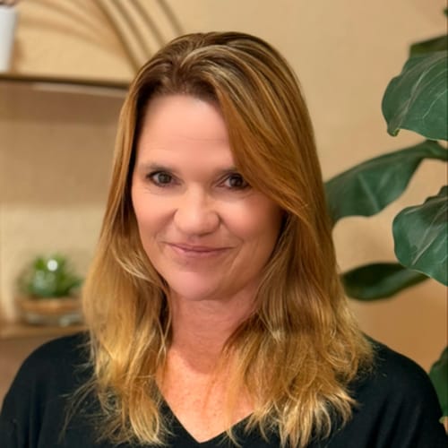 Headshot of Jacquelynn Holmes, LPC