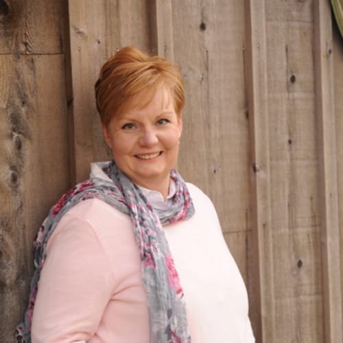Headshot of Donna Peters, LCSW
