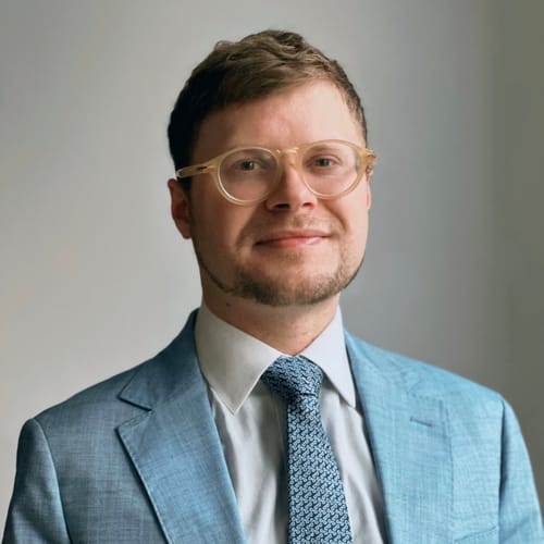 Headshot of Eric Pierce, LCAT