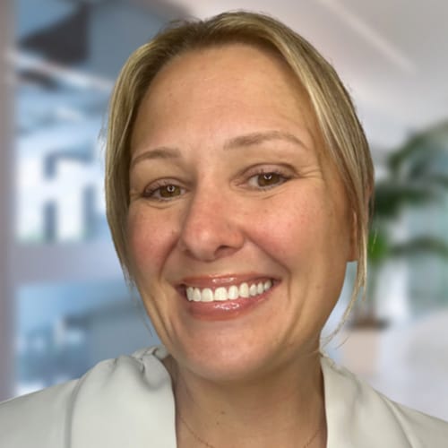 Headshot of Jenni Bell, LCSW