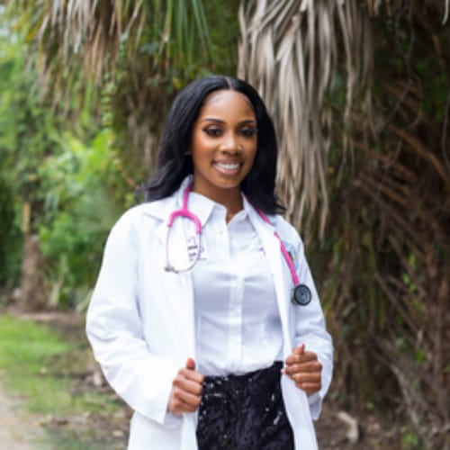 Headshot of Carllisa Williams, APRN