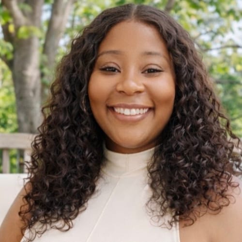 Headshot of Shanae Henley, LPC
