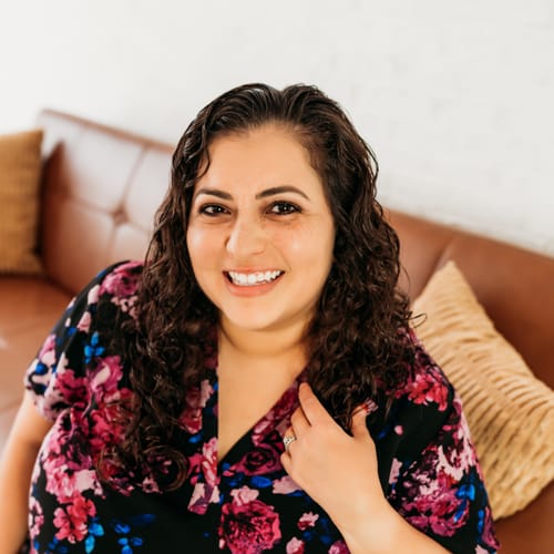 Headshot of Elizabeth Smith, LCSW