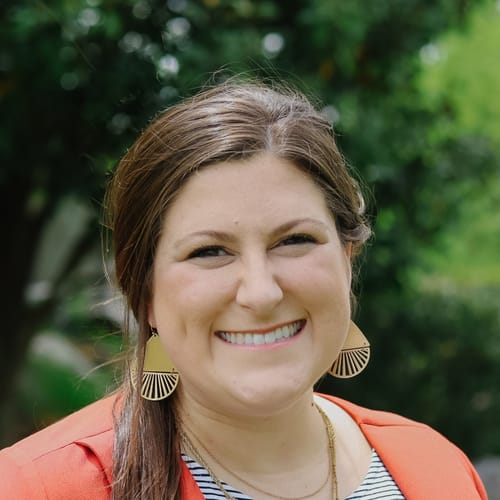 Headshot of Hilary Dycus, LMFT