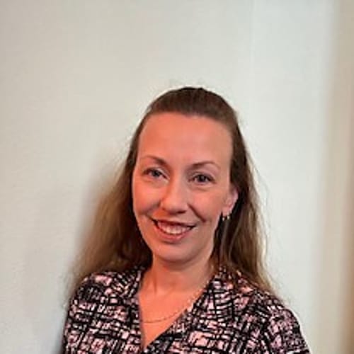 Headshot of Shelley Janz, LCSW