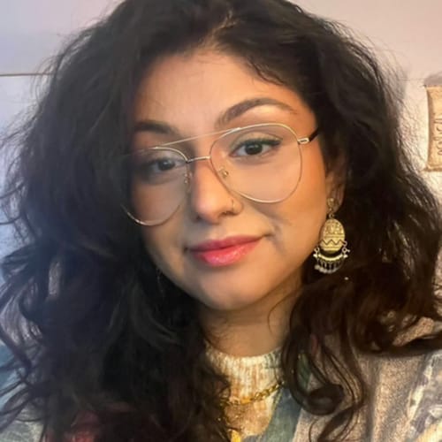 Headshot of Nida Haider, LCPC