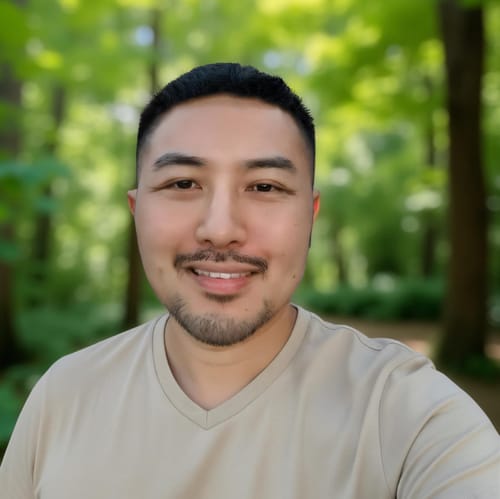 Headshot of Hanson Qin, LMHC