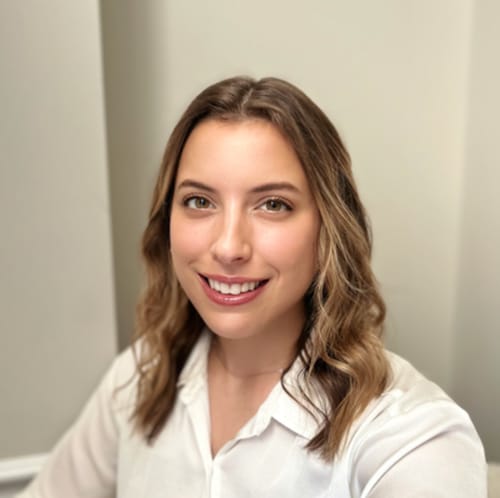 Headshot of Laura Van Saun, LPC