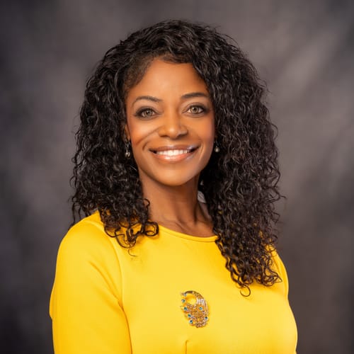 Headshot of Nieshia Brown, LPC