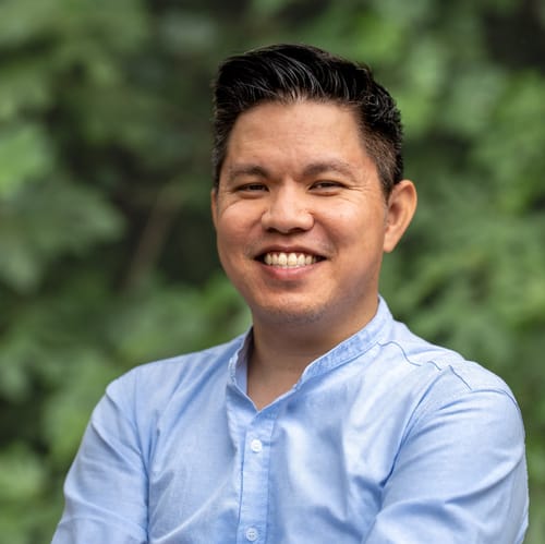 Headshot of Pai Aromdee, LCSW