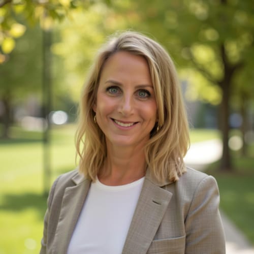 Headshot of Traci Lechwar, LPC