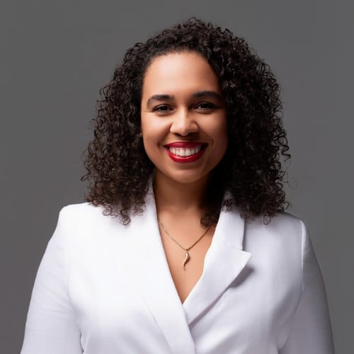 Headshot of Shary Parra, LCSW