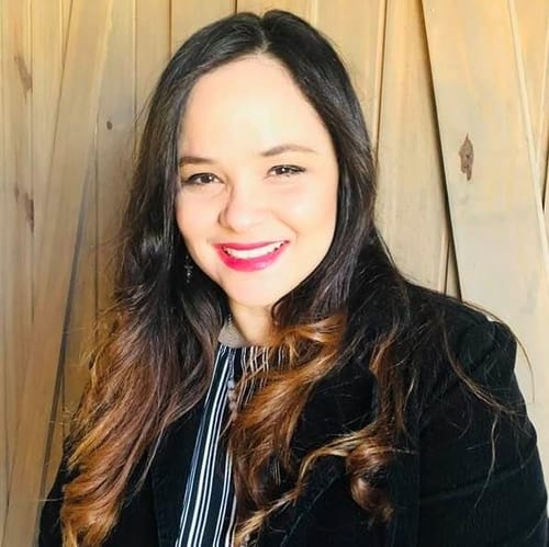 Headshot of Yarelie Calo Gobea, LMHC