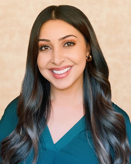 Headshot of Natasha Davani, LMFT