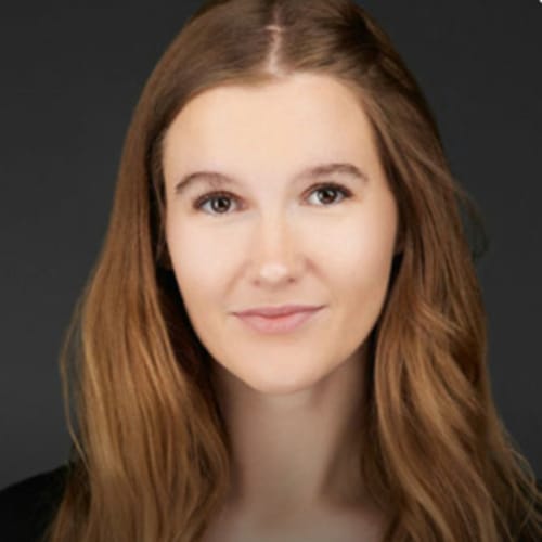 Headshot of Llysa Lott, LMFT
