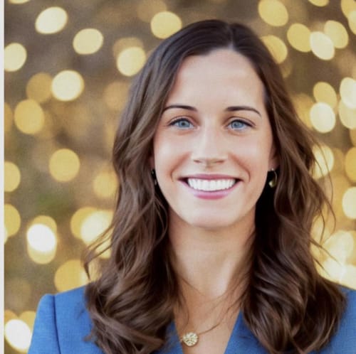 Headshot of Cassandra Tenzer, LCSW