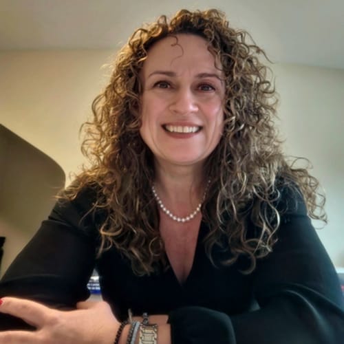 Headshot of Miriam Rosario, LPC