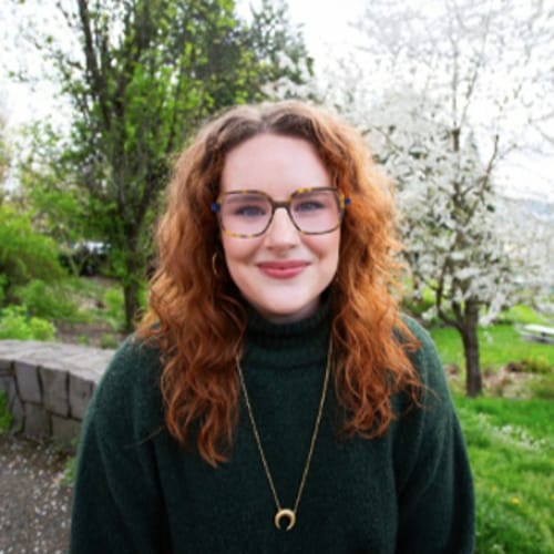 Headshot of Elizabeth Denny, LMFT