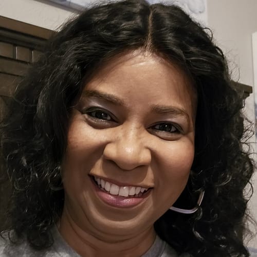 Headshot of Shurhonda Scott, LPC