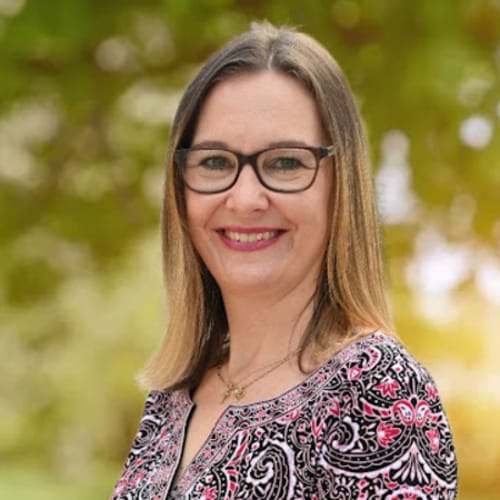 Headshot of Nikoletta Huck, LMHC