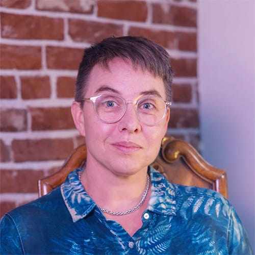 Headshot of Lee Lynch, LMFT