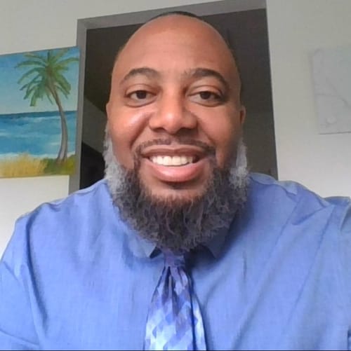 Headshot of Roy McClelland Jr, LPCC