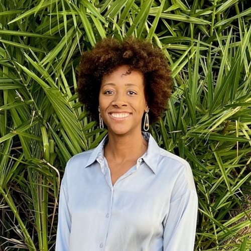 Headshot of Symone Lyles, LICSW