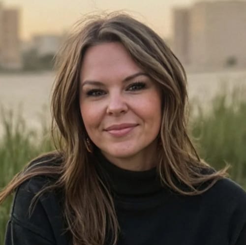 Headshot of Elizabeth Coldiron, LCSW