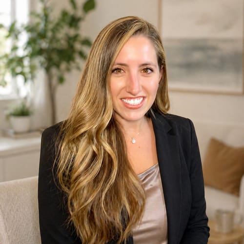 Headshot of Lily McBryde, LPC