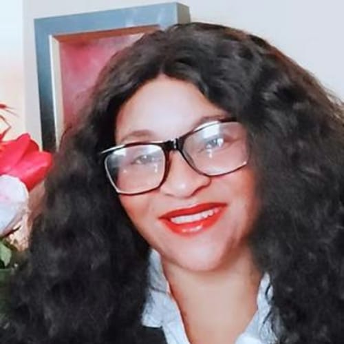 Headshot of Geraldine Gike, LCPC