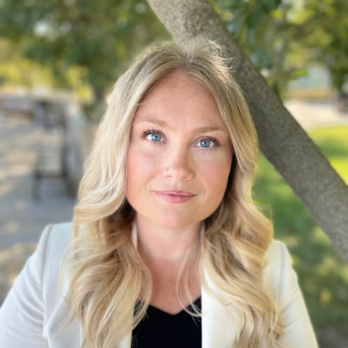 Headshot of Dawn Loewenstein, LCSW_C
