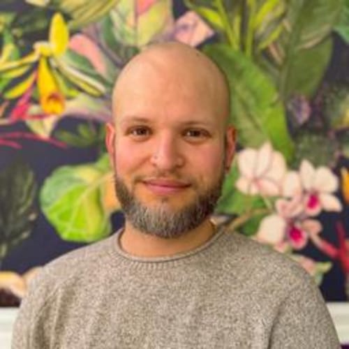 Headshot of Carlos Echevarria, LCSW