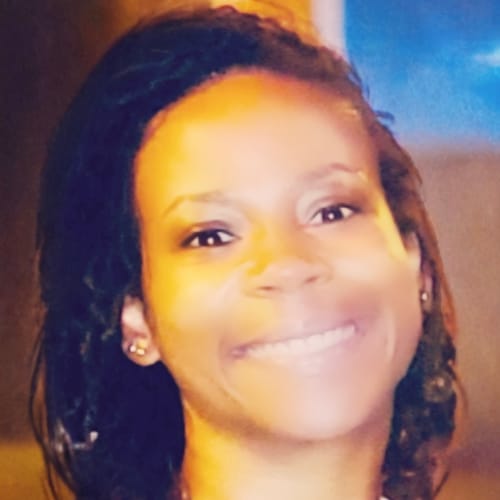 Headshot of Mackaria Estes, LCSW