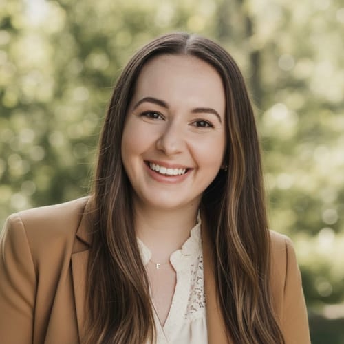 Headshot of Eralda Bango, LMHC