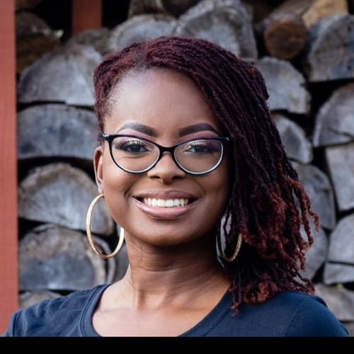 Headshot of Shahada Mitchell, LPC