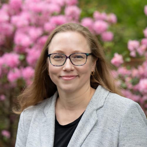 Headshot of Robin Berg, LCSW