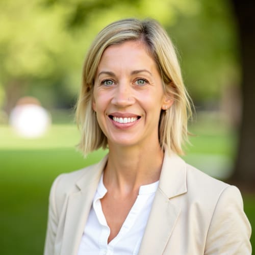 Headshot of Elle Allaire, LMHC