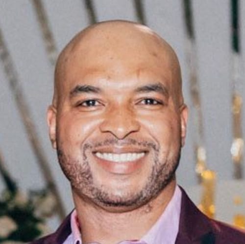 Headshot of Nonso Onochie, NP
