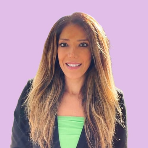Headshot of Mona Sarshar, LICENSED_PSYCHOLOGIST