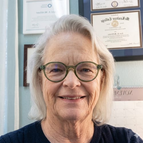Headshot of Lori McAllister, LCPC