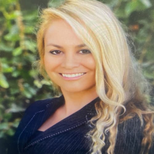 Headshot of Giselle Rapuzzi, LMFT