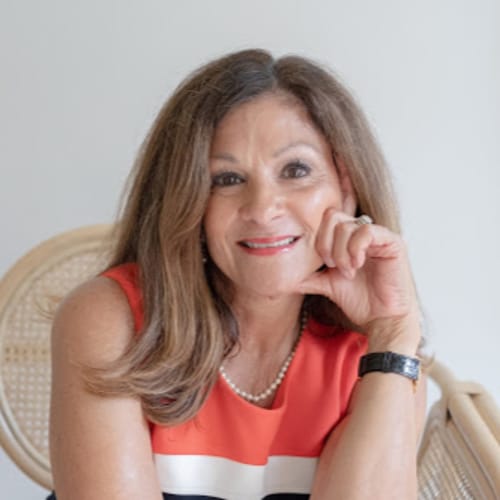 Headshot of Donna Earle, LPC