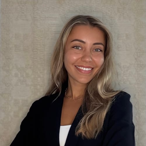 Headshot of Isabel Wyss, LMHC
