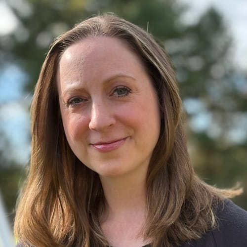 Headshot of Eva Pechin, LCPC
