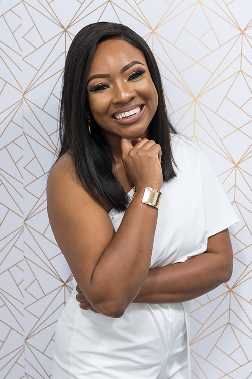 Headshot of Leslie Babalola, LPC