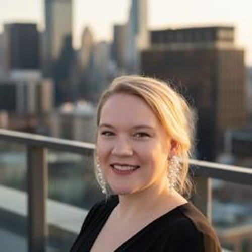 Headshot of Carolyn Mateo, LPC